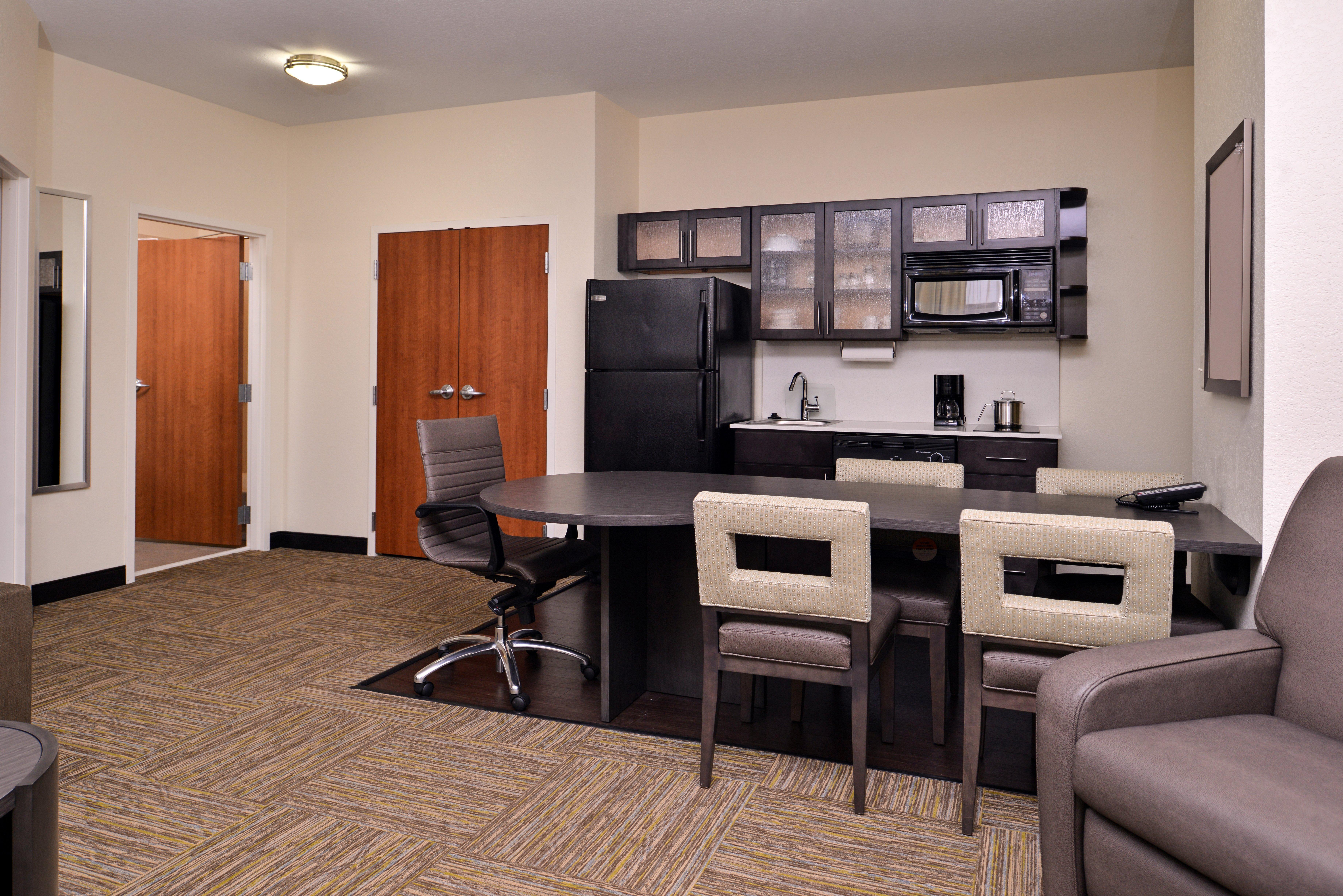 Candlewood Suites Terre Haute By Ihg Εξωτερικό φωτογραφία
